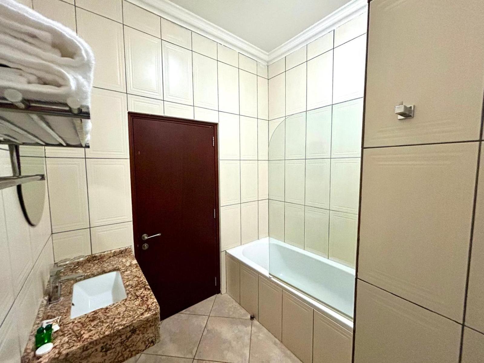 Karibu Leisure Resort Thapane Bagian luar foto